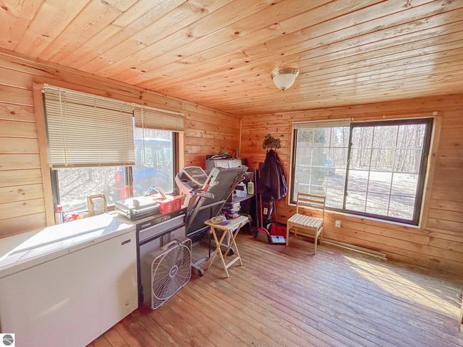 10090 Snowbowl Rd, House other with 2 bedrooms, 1 bathrooms and null parking in Houghton Lake MI | Image 14