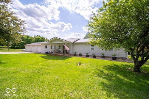 11815 E Pocahontas Dr, Greencastle, IN, 46135-9315 | Card Image