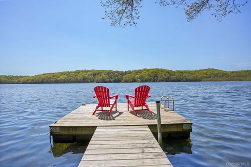 1085 Barrett Circle W, Kent, NY, 10512 | Card Image