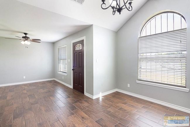 1084 Squaw Valley Dr, House other with 3 bedrooms, 2 bathrooms and null parking in Brownsville TX | Image 12