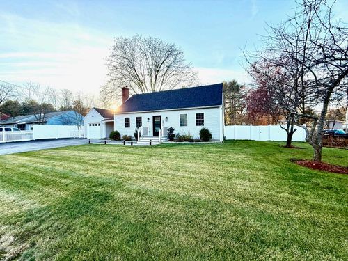 375 Main Dunstable Rd, Nashua, NH, 03062-1801 | Card Image