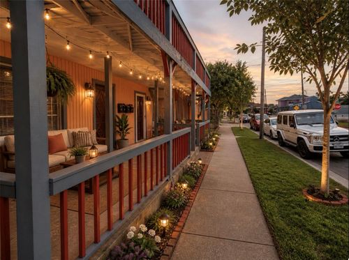 1-613 Pacific St, Houston, TX, 77006-2933 | Card Image