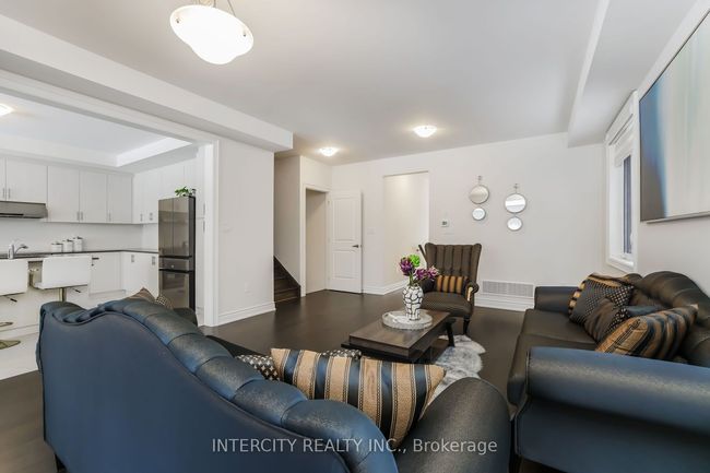 111 Walker Rd W, House other with 5 bedrooms, 4 bathrooms and 4 parking in Caledon ON | Image 12