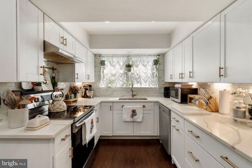 202-12003 Golf Ridge Ct, FAIRFAX, VA, 22033-2621 | Card Image