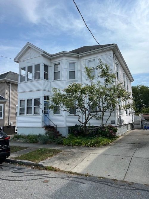 82 Query St, New Bedford, MA, 02745 | Card Image