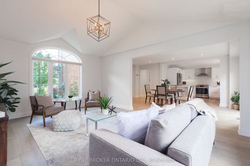 83 Benedict Pl, Hamilton, ON, L9A0A4 | Card Image