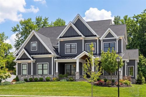 687 Chilliwack Ln, Mars, PA, 16046-4071 | Card Image
