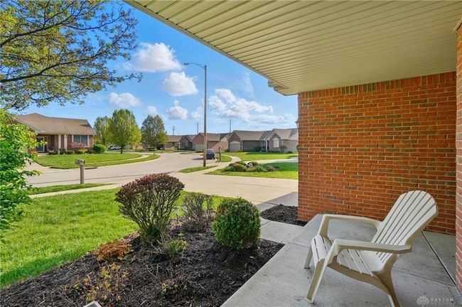 114 Millwood Village Dr, House other with 3 bedrooms, 2 bathrooms and null parking in Englewood OH | Image 5
