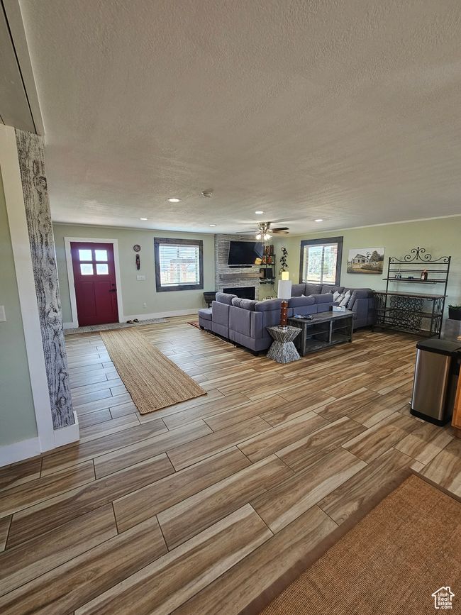 Living room with a healthy amount of sunlight | Image 35