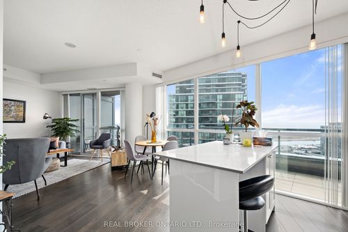 2909-20 Bruyeres Mews, Toronto, ON, M5V0G8 | Card Image