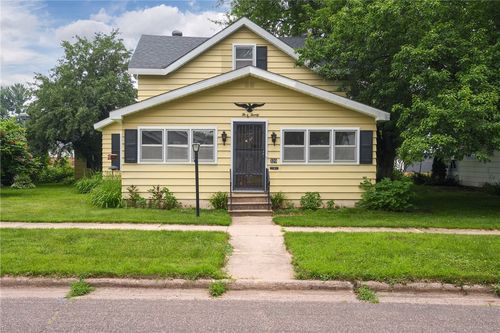 320 Olive St, Chippewa Falls, WI, 54729-1131 | Card Image