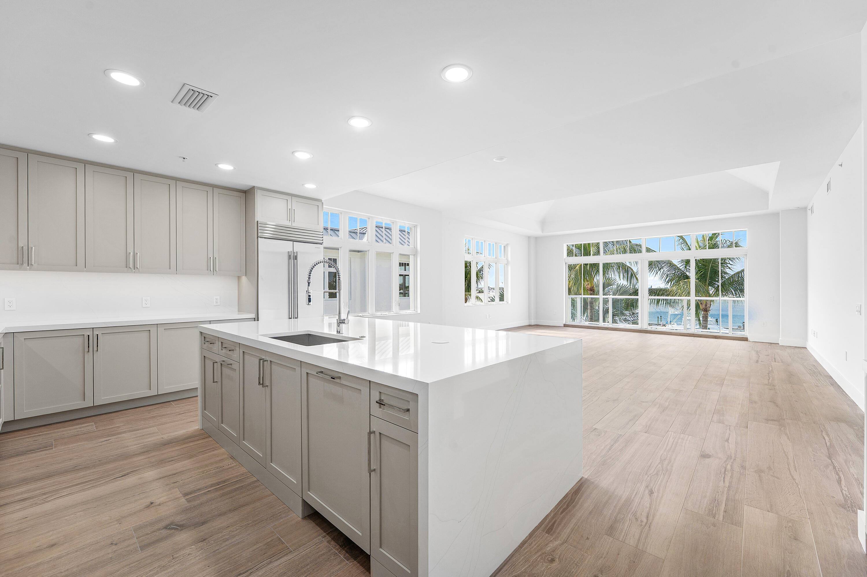 Residential in Palm Beach Shores 3