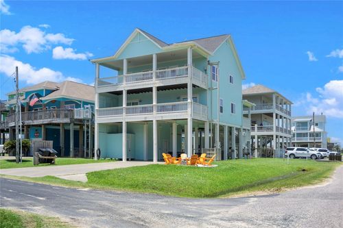 819 Eastview, Crystal Beach, TX, 77650 | Card Image