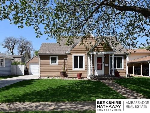 1921 N Maxwell Ave, Fremont, NE, 68025-2995 | Card Image