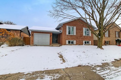 218 Diefenbaker Dr, Woodstock, ON, N4S8T4 | Card Image