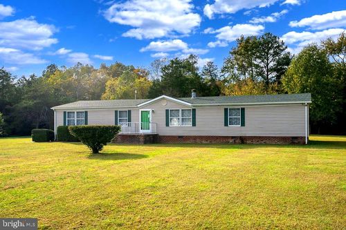 325 Bowlers Rd, TAPPAHANNOCK, VA, 22560-4948 | Card Image