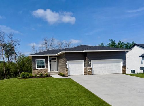 607 E 9th St, Zumbrota, MN, 55992-1483 | Card Image