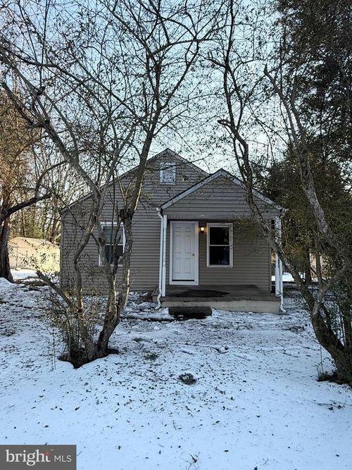 10032 Kings Hwy, King George, VA, 22485-3427 | Card Image