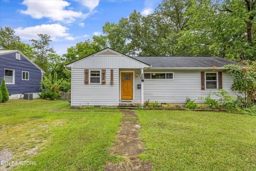 135 W Arrowwood Rd, Oak Ridge, TN, 37830-5724 | Card Image