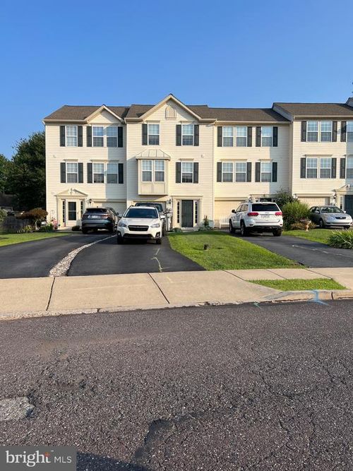 2702 Orchard View Rd, READING, PA, 19606-4426 | Card Image