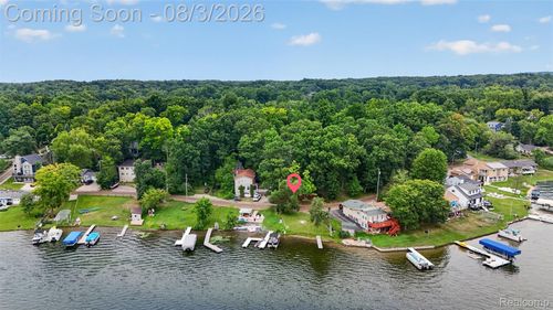 679 N Long Lake Blvd, Lake Orion, MI, 48362-1659 | Card Image