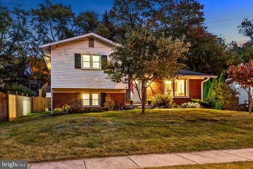 812 Cabin John Pkwy, ROCKVILLE, MD, 20852-1025 | Card Image