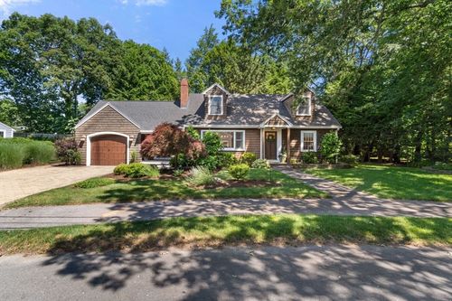 21 Hickory Rd, Wellesley, MA, 02482-4502 | Card Image