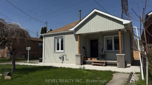 front-room-520 Cochrane Road, Hamilton, ON, L8K3H5 | Card Image