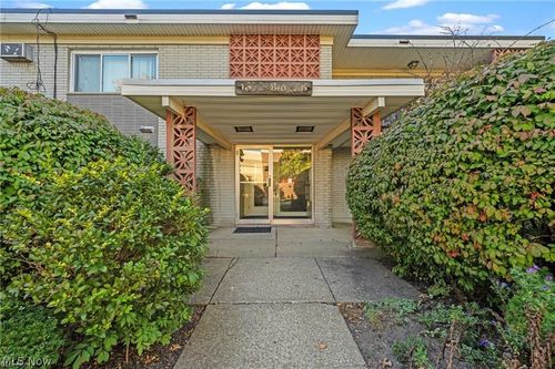 b-201-1372 Golden Gate Boulevard, Mayfield Heights, OH, 44124 | Card Image