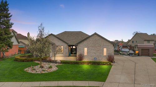 35526 Brooke Cir, New Baltimore, MI, 48047-1199 | Card Image