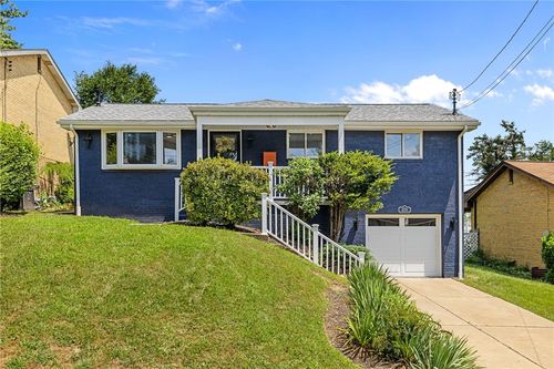 206 Parklane Dr, Braddock, PA, 15104-2706 | Card Image