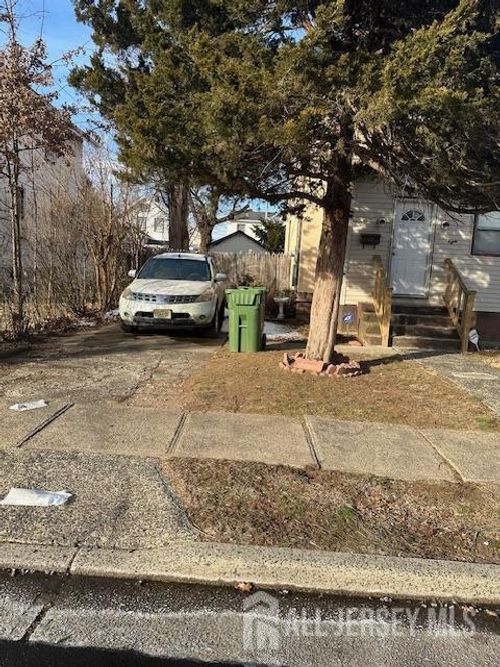 8 E Germantown Avenue E, Edison, NJ, 08817 | Card Image