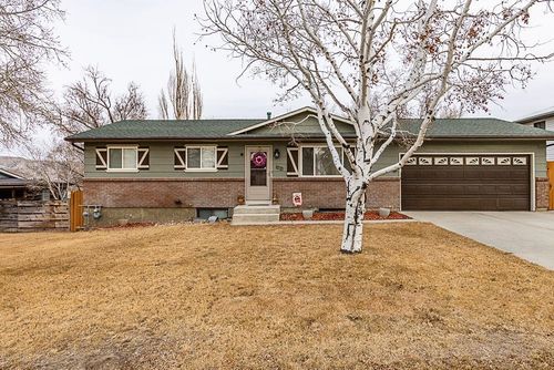 1021 Elm Way, Rock Springs, WY, 82901-4101 | Card Image