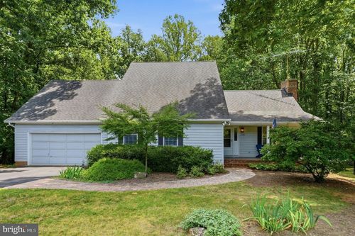 7237 Baldwin Ridge Rd, WARRENTON, VA, 20187-4515 | Card Image