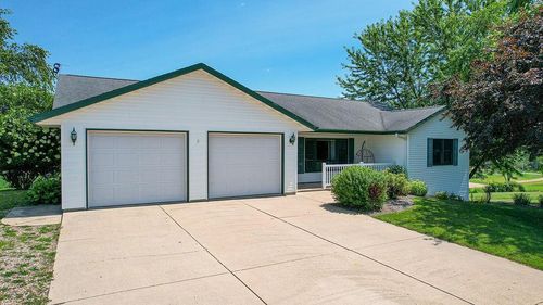 9596 Elderado Rd, Tomah, WI, 54660-4448 | Card Image
