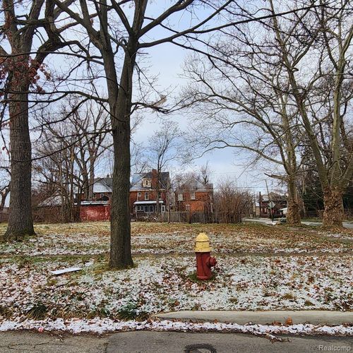 3065 Sheridan St, Detroit, MI, 48214-1795 | Card Image