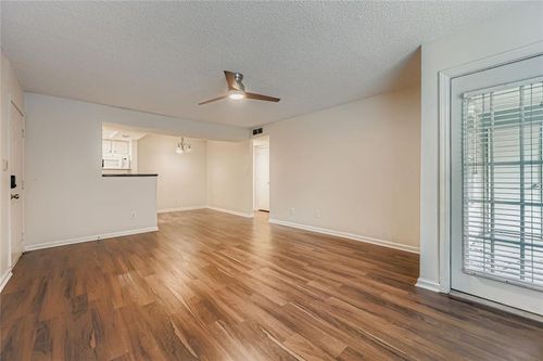 4100 Chastain Park Ct Ne, Atlanta, GA, 30342-3256 | Card Image