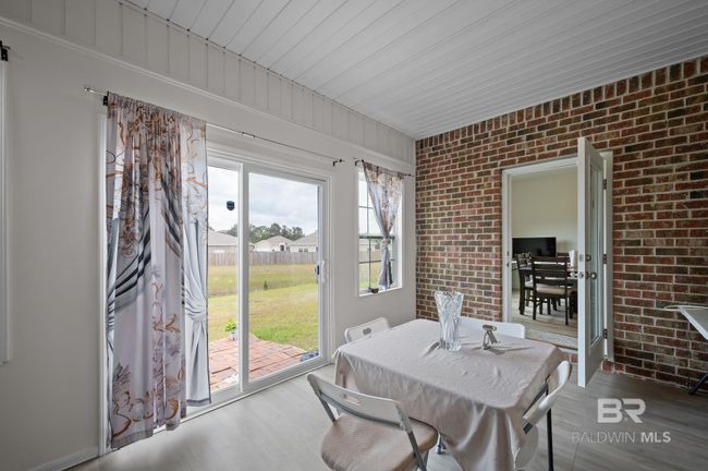 Sun Room | Image 9