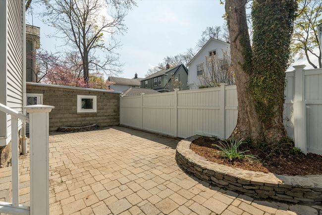 2 - 8 Worcester St, Condo with 3 bedrooms, 3 bathrooms and 2 parking in Belmont MA | Image 16