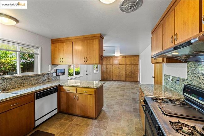 3312 Wisconsin St, House other with 3 bedrooms, 2 bathrooms and 2 parking in Oakland CA | Image 23