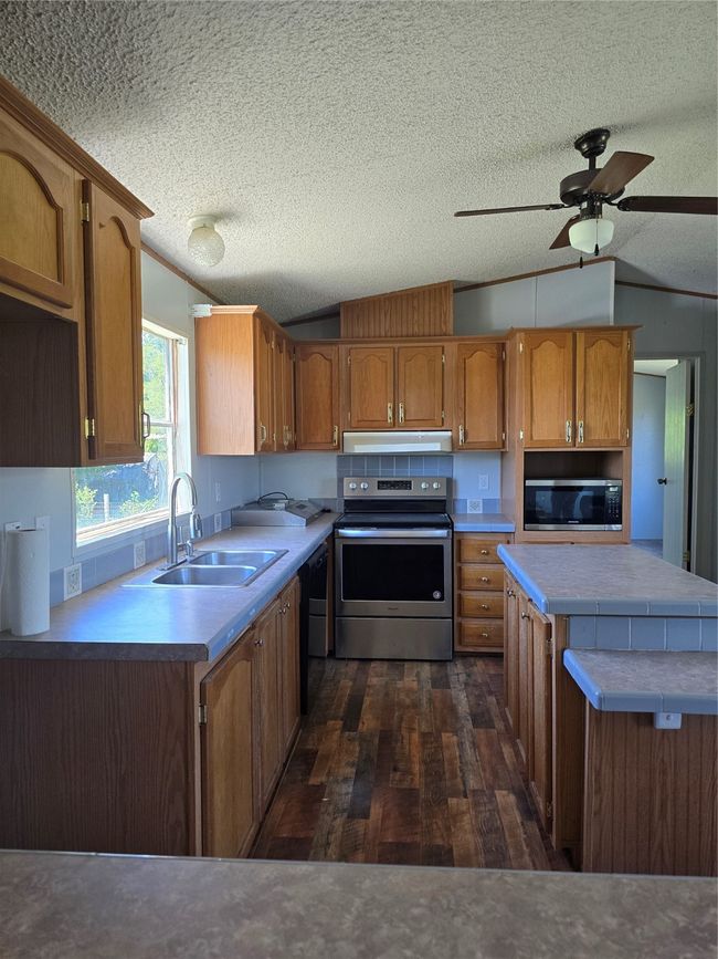 7077 Aztec Trl, House other with 3 bedrooms, 2 bathrooms and null parking in Weatherford TX | Image 5
