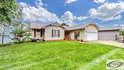 495 Shore Dr, Big Sandy, TN, 38221-4009 | Card Image