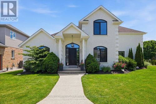 521 Falconridge Cres, Kitchener, ON, N2K4H9 | Card Image