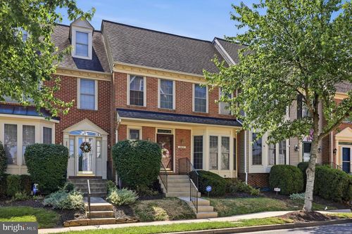 2215 Parish Ln, FREDERICK, MD, 21701-9331 | Card Image