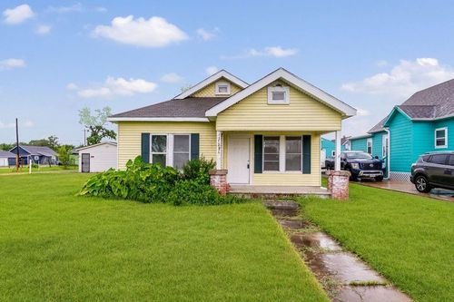 1211 W 2nd St, Freeport, TX, 77541-4601 | Card Image