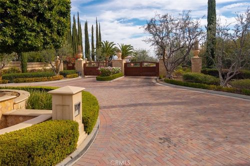 1127 Casper Cir, Corona, CA, 92881 | Card Image