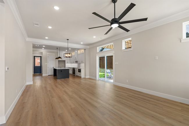 912 Tree Dr, House other with 3 bedrooms, 2 bathrooms and null parking in Granbury TX | Image 10