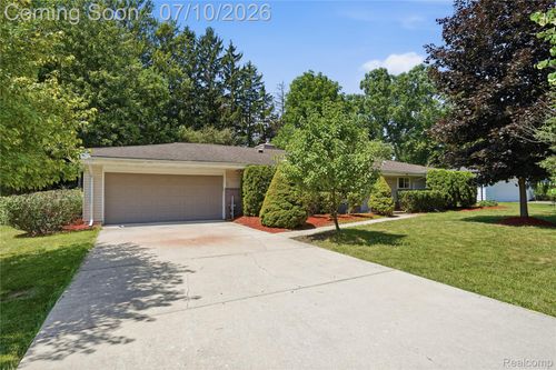 7264 Tratham Ct, West Bloomfield, MI, 48322-4107 | Card Image