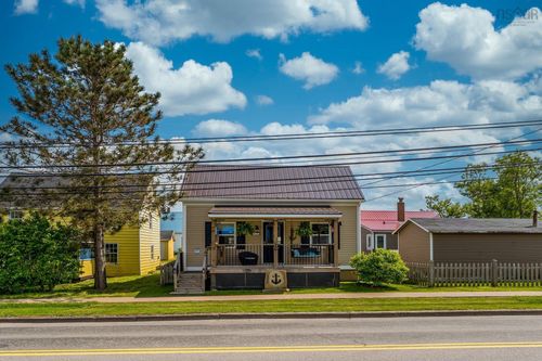 135 W River Rd, Pictou, NS, B0K1H0 | Card Image