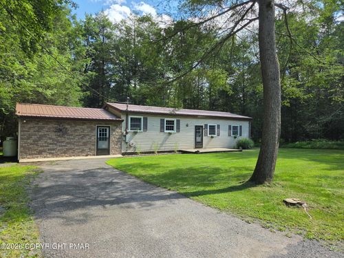 8 E Fawn Grove Dr, Albrightsville, PA, 18210-3557 | Card Image